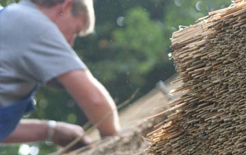 professional Hirwaun Common thatchers